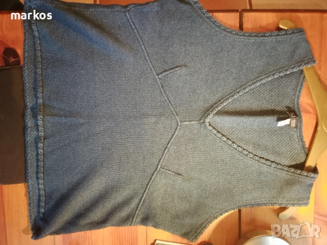 Чисто нов оригинален винтидж топ ARMANI JEANS - Made in Italy, снимка 2 - Елеци - 55148680