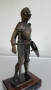 Бронзова, масивна статуетка от 1950 г . на средновековен рицар. , снимка 4