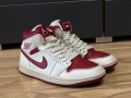 Кецове Nike Air Jordan 1 Mid Reverse Chicago, снимка 7