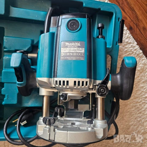 Makita RP2301FC 2.1kW оберфреза, снимка 2 - Други инструменти - 54907398