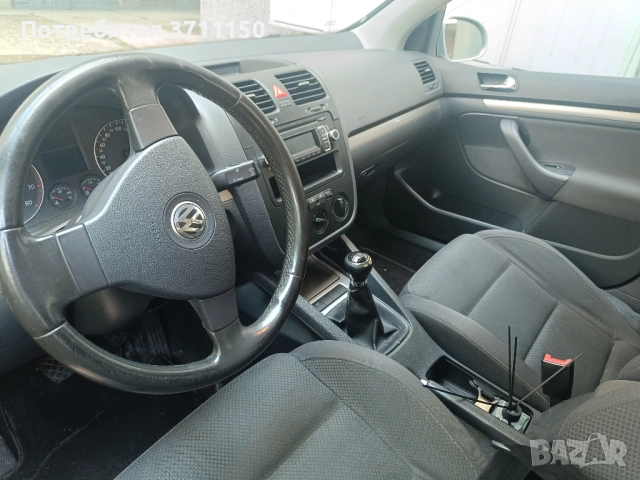 Продавам автомобил VW Golf5, снимка 10 - Автомобили и джипове - 54837465
