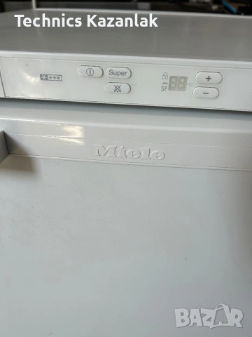 Малък Фризер Miele, снимка 3 - Фризери - 55131032