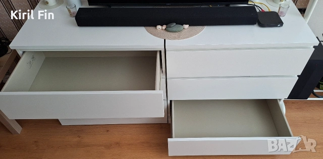 Продавам почти нови IKEA мебели – гардероб, скринове и масичка, готови за ползване, снимка 7 - Гардероби - 55057313