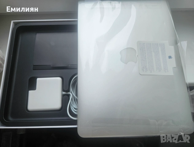 Macbook Pro 13 2015 Retina, 512GB SSD, Mac OS Sequoia, Много добро състояния, кутия, снимка 7 - Лаптопи за дома - 54563366