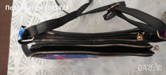 Дамска чанта, снимка 3 - Чанти - 54099147