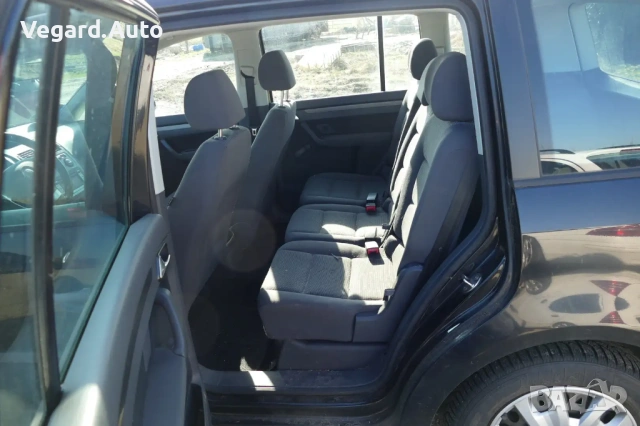 На Части Volkswagen Touran 1.4tsi 140к.с. facelift 2008г., снимка 4 - Автомобили и джипове - 54877566