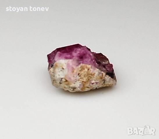 Един от най-редките скъпоценни камъни в света - 1.80 карата Natural Red Beryl (Bixbite) от Юта, САЩ!, снимка 5 - Други - 54772626