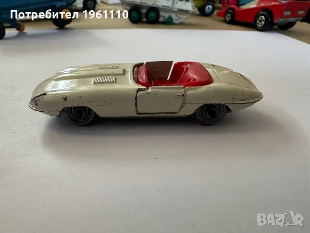 JAGUAR E TYPE КРЕМ МЕНТА РЯДЪК.
