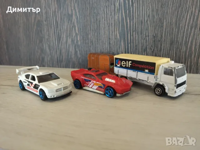 Ретро метално камионче Ford + модели на Hot Wheels !!!