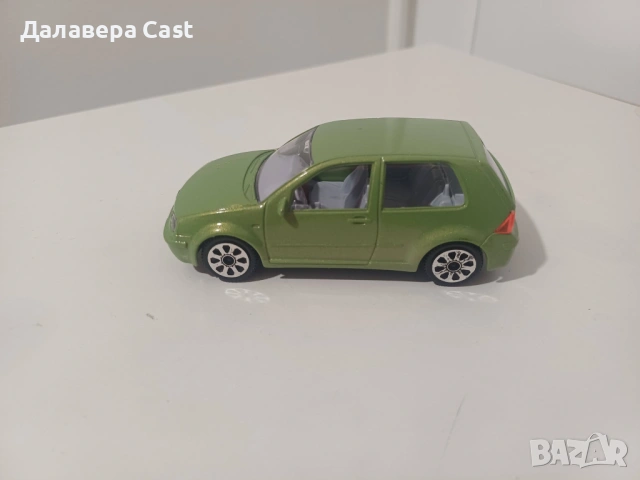 1/43 Volkswagen Golf 4 Bburago Italy , снимка 5 - Колекции - 54337105