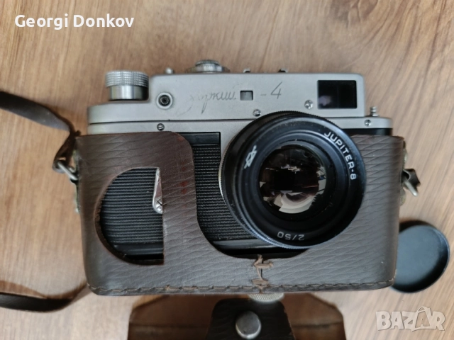 Ретро фотоапарат Зоркий-4 с обектив Юпитер-8 (Jupiter-8 2/50) + оригинален калъф