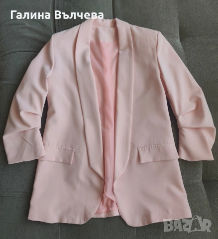 Дамски сако- 10 евро.