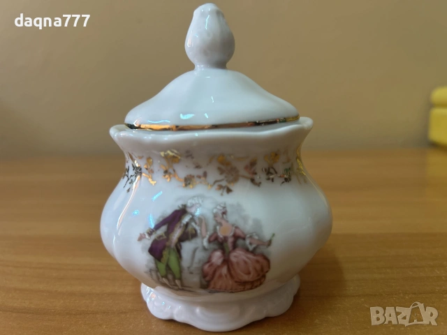 Винтидж порцеланова захарница Mitterteich Bavaria - романтичен мотив и златен кант, снимка 12 - Сервизи - 54983554