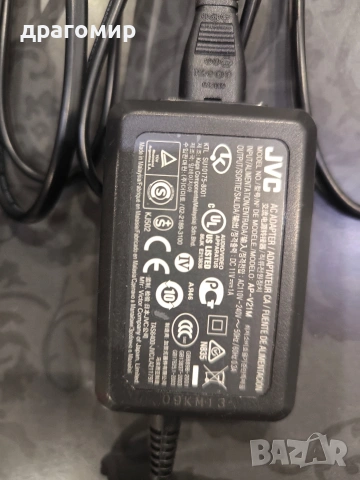 JVC GY-HM100E PRO HD 3CCD, снимка 9 - Камери - 54195023