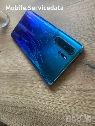Huawei P30 Pro 256GB – работещ, счупен гръб и дисплей, за части, снимка 5 - Huawei - 54100163