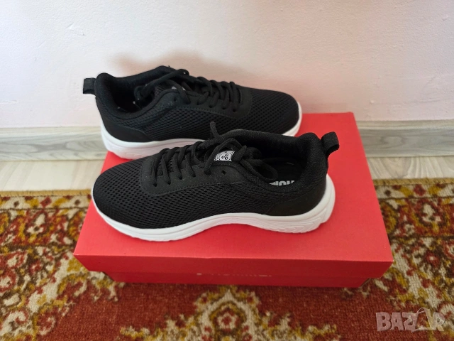 Продавам маратонки Hummel
