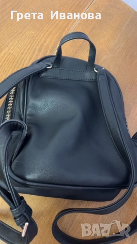 Раница Guess, снимка 2 - Раници - 54449368