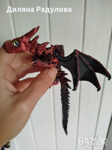 3D отпечатан дракон с крила