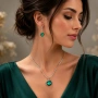 Комплект бижута Сваровски Emerald – колие и обеци със зелени кристали, снимка 2