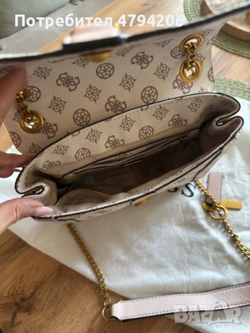 Оригинална чанта на GUESS, снимка 4 - Чанти - 54441987