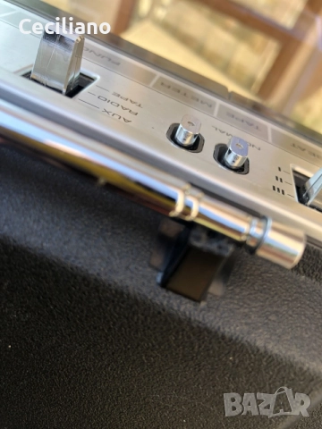 радиокасетофон TOSHIBA RT-8900S BOMBEAT 15, снимка 13 - Радиокасетофони, транзистори - 55341417