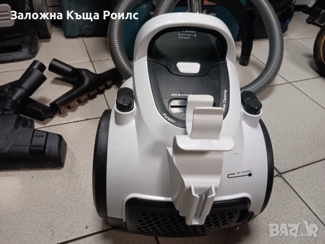 Прахосмукачка Bosch BGS05A222 Cleann'n Series 2 с 3 приставки, снимка 3 - Прахосмукачки - 54974207