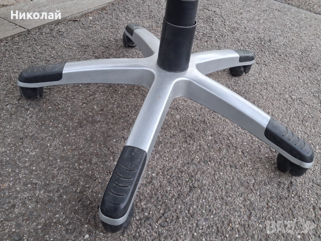 Офис стол с черна тапицерия , снимка 2 - Столове - 54225610