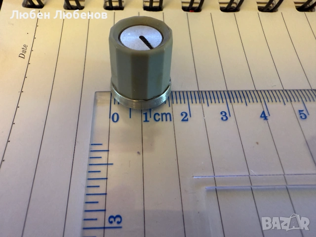 Търся Пластмасово Копче с Метална основа за Руски Осцилоскоп, снимка 2 - Друга електроника - 54219256