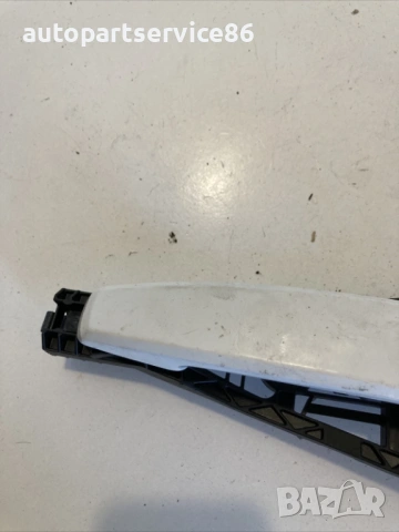 Външна дръжка задна дясна бяла за Chevrolet Orlando 2.0 Vcdi (2011), снимка 2 - Части - 54641549