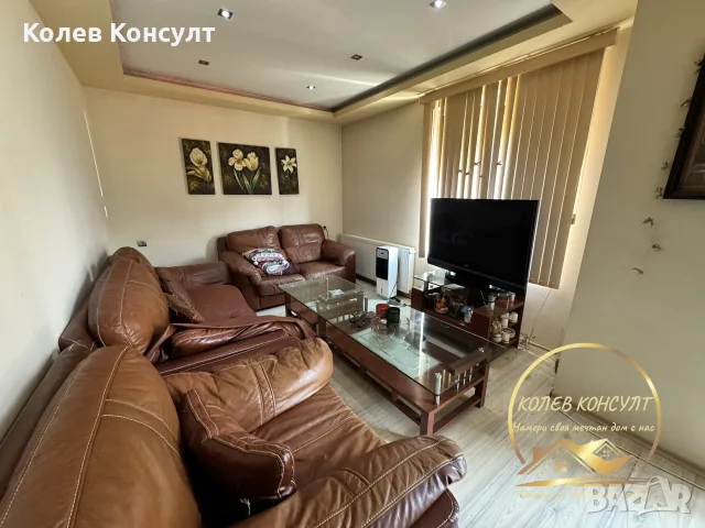 къща близнак в град Чирпан, снимка 12 - Етаж от къща - 55351732