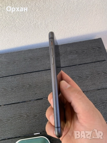 iPhone 11 (64GB) – С кутия, Работещ Face ID, пълна функционалност