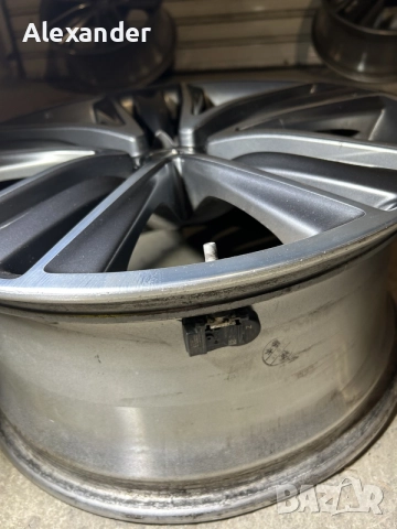 Оригинални джанти за Infiniti 19цола, снимка 4 - Гуми и джанти - 55221642