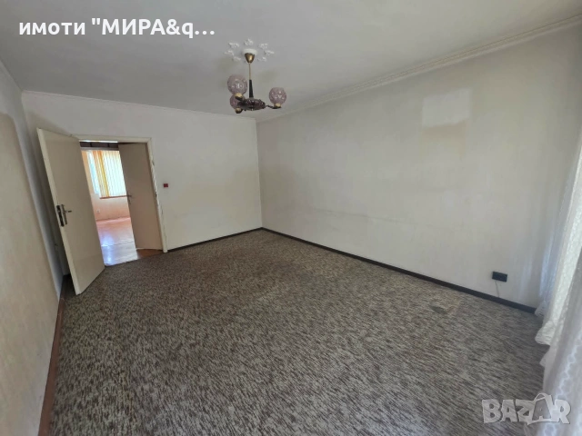 Просторен тристаен апартамент с отличен потенциал в кв.Куба,гр.Хасково, снимка 11 - Апартаменти - 55145721