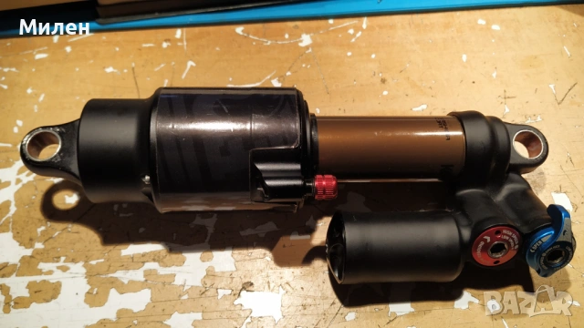 заден шок Fox Factory 216x63 Float X2 RVS 