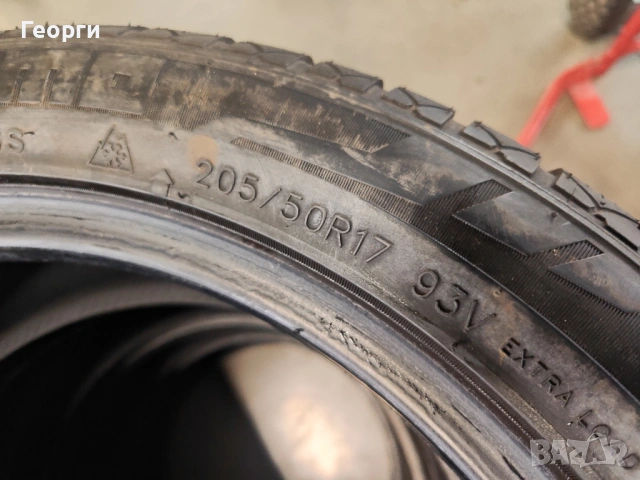 4бр.зимни гуми 205/50/17 Momo, снимка 4 - Гуми и джанти - 54106539