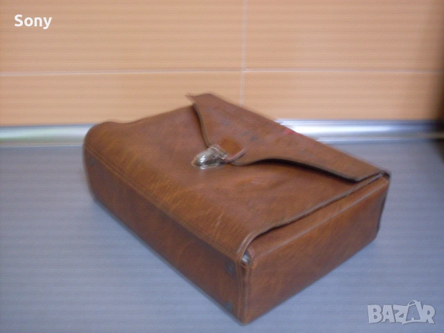 Стара авто аптечка, снимка 6 - Антикварни и старинни предмети - 54174260