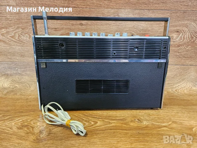 Радио Grundig Concert Boy N210 Automatic – Германска транзисторна класика, снимка 12 - Радиокасетофони, транзистори - 55528732