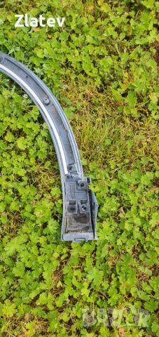 Оригинална лайсна вежда за AUDI Q3 F, снимка 5 - Части - 54236496