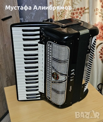 Италиански Акустичен Super Fias Stradela 120 баса