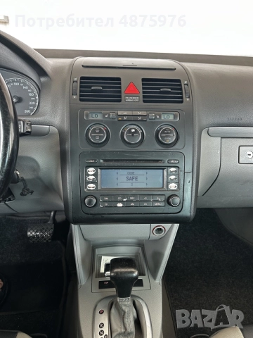 Vw Turan 2.0 TDi автомат, снимка 6 - Автомобили и джипове - 55160561