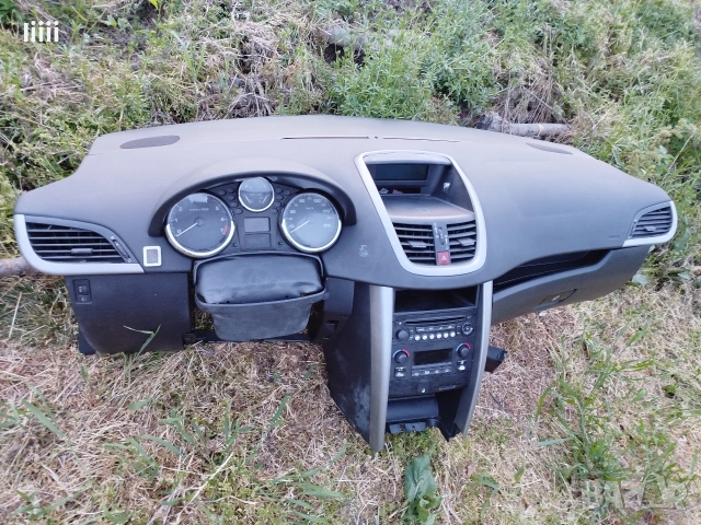 Арматурни табла и волани Peugeot 207
