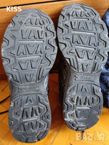 Оригинален Asics Gel номер 45 , снимка 11 - Маратонки - 53570499
