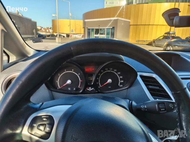 Ford Fiesta 1.4 Бензин/Фабрична газ, снимка 5 - Автомобили и джипове - 54906218