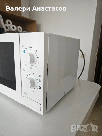 Микровълнова фурна Samsung GW71B с грил- 20л, работеща, загрява по-бавно, снимка 2 - Микровълнови - 55243327