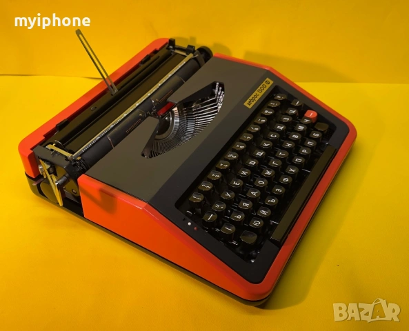 Пишеща Машина Хеброс 1300Ф 3 Цвята Кирилица нова лента топ състояние, снимка 2 - Други ценни предмети - 53999672