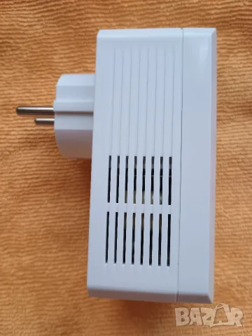 Мрежови адаптер TP-Link AV1000 (модел TL-PA7017P), снимка 2 - Мрежови адаптери - 55506032