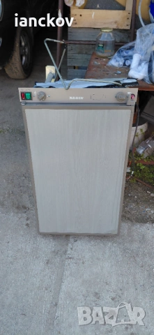 Хладилник за каравана