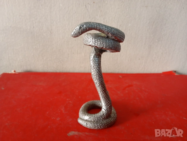 Винтидж свещник змия
