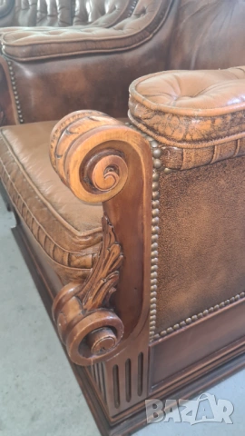 Елегантна Кожена Холова Гарнитура „Vintage Chesterfield“ – Комплект 3+1+1, снимка 11 - Дивани и мека мебел - 54205161