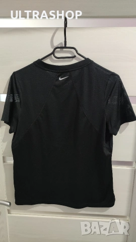 Nike M size ДАМСКА спортна фланелка, снимка 5 - Тениски - 54528766